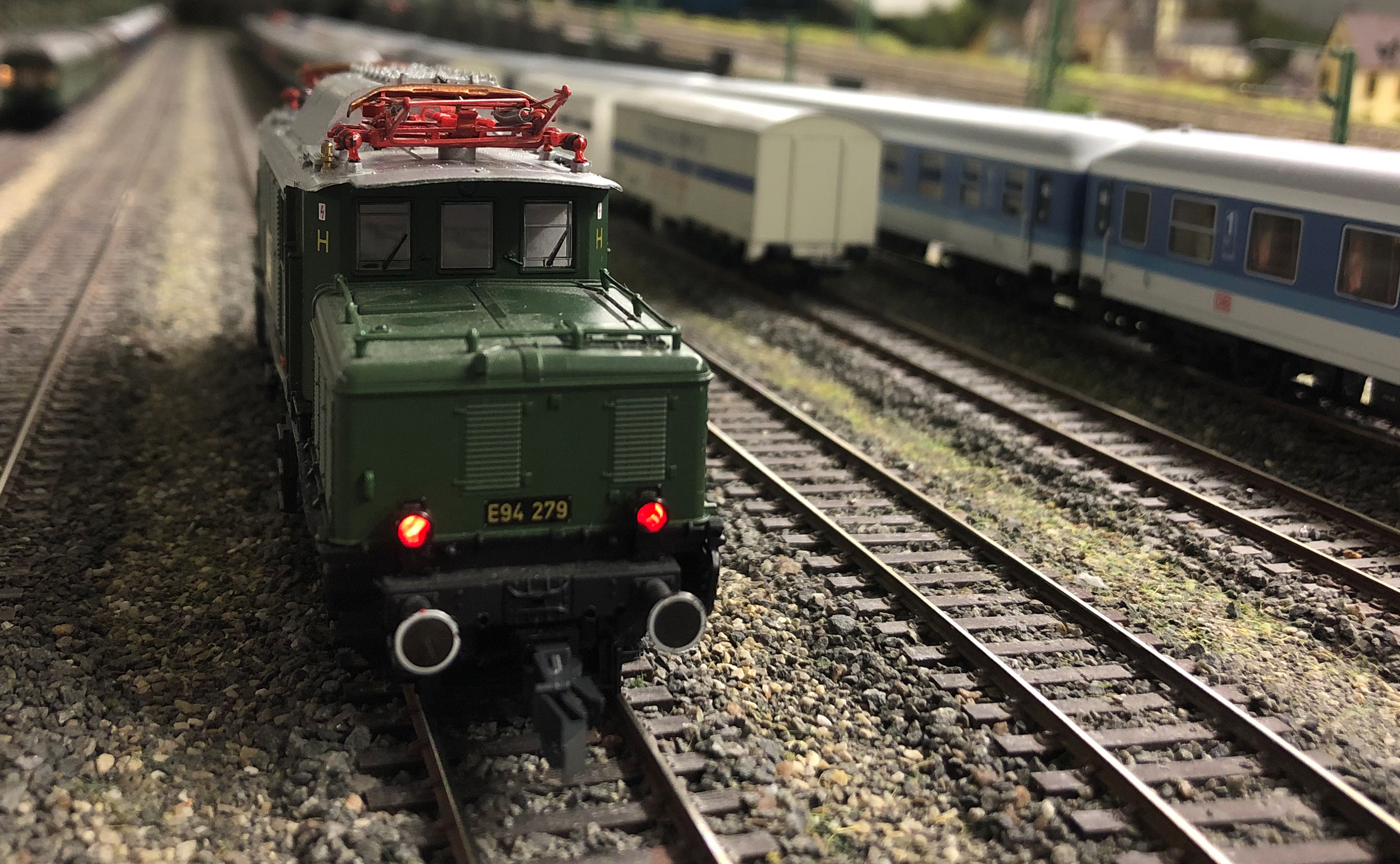 E 94 279 Rotlicht